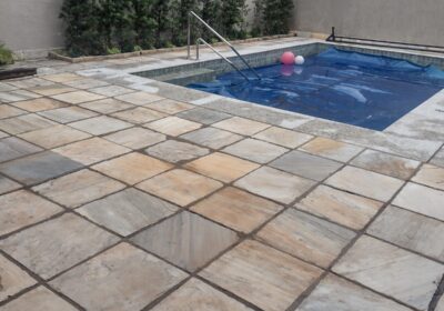 piso-frente-piscina-limpa